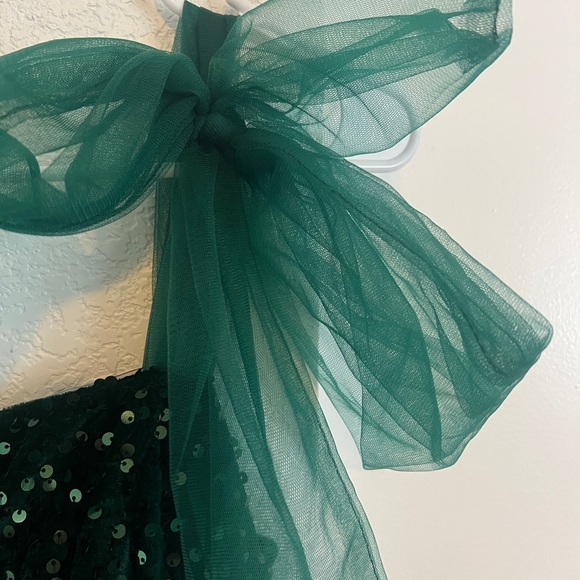 Emerald Green Party Dress with Tulle Bow Accents - Picture 7 of 13